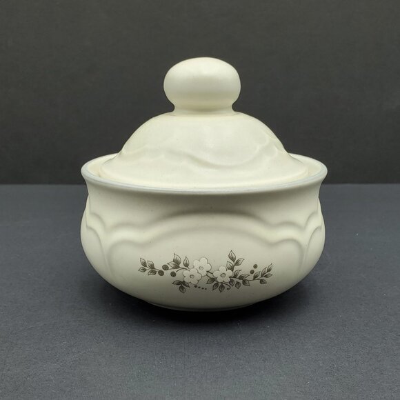 Pfaltzgraff Heirloom Creamer & Sugar Bowl with Lid Gray White Floral Creamer Set - Picture 6 of 12